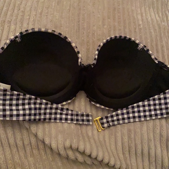 Strapless Bikini top and black bottoms - Picture 3 of 4